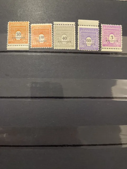 Lot de 5 timbres arc de triomphe  1944/1945