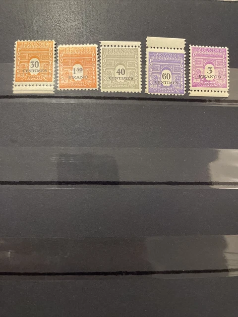 Lot de 5 timbres arc de triomphe  1944/1945