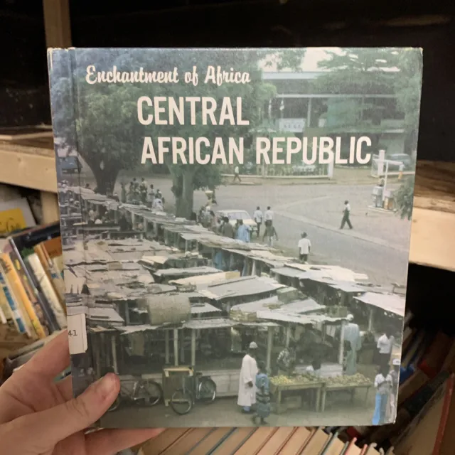 Enchantment of Africa Ser.: Central African Republic by Janice Baker and...