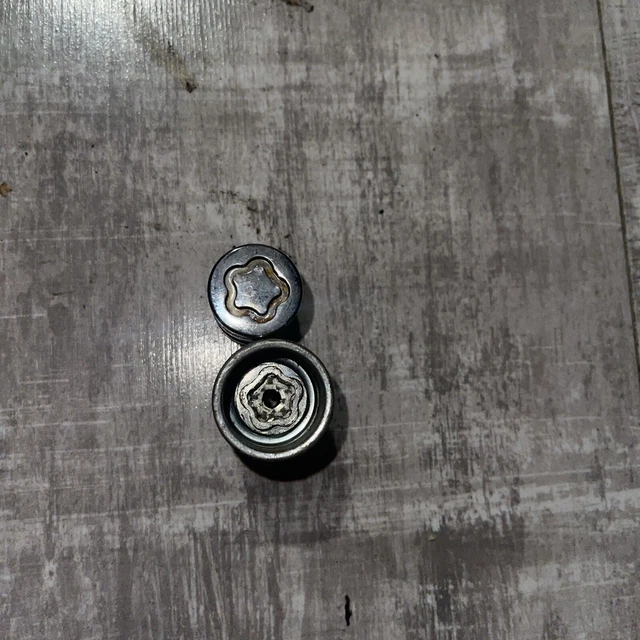 OPEL VAUXHALL MOKKA Wheel Bolt Set W/Locking Wheel Nuts 2016 £20.00