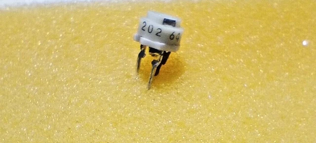 Potentiometer, 2K ohm Single Turn PC Mount Trim Pot (202 64)(NOS)(QTY 5 ea)C25