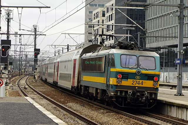 F10 6x4 Glossy Photo SNCB Class 27 2744 @ Leuven