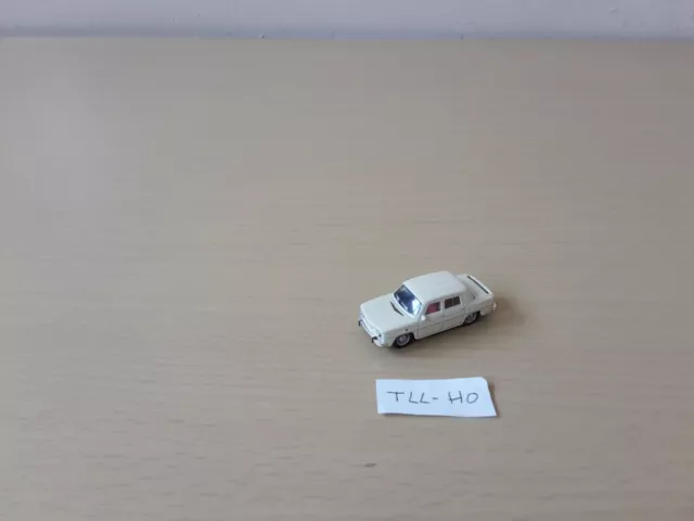 UNIVERSAL HOBBIES, RENAULT 8, 1/87e