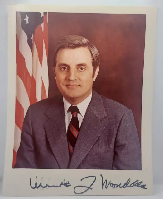 Jimmy Carter’s Vice President Walter Mondale Signed Vintage 8x10 Photo