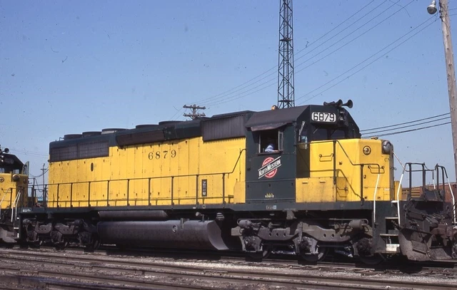 CNW CHICAGO NORTH WESTERN Railroad Train Locomotive RIVERDALE IL Photo Slide