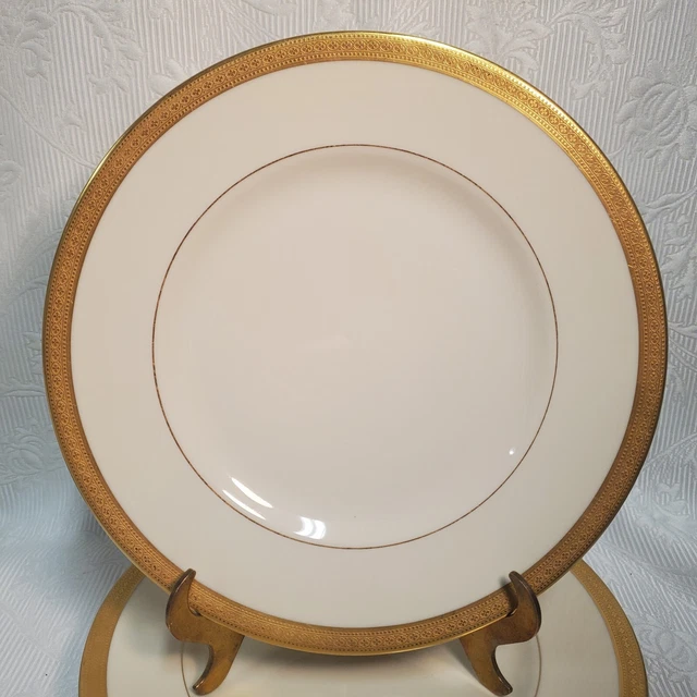 Syracuse China Old Ivory Bracelet Large Dinner Plate 10 1/4” Very Minimal Wear