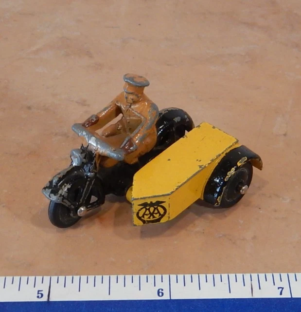 DINKY TOYS GB n° 44B Motor Cycle Patrol AA Motocycliste Moto