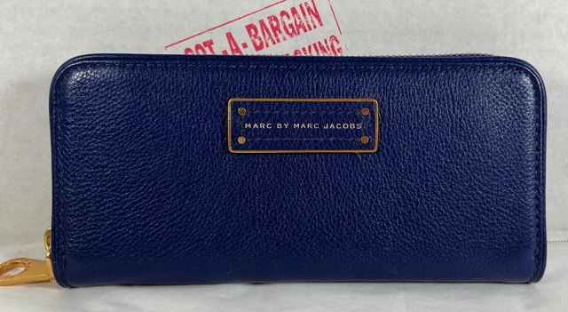 Marc Jacobs Deep Ultraviolet Pebbled Leather Zip Around Long Wallet Coin Purse Marc Jacobs Deep Ultraviolet Pebbled Leather Zip Around Long Wallet Coin Purse