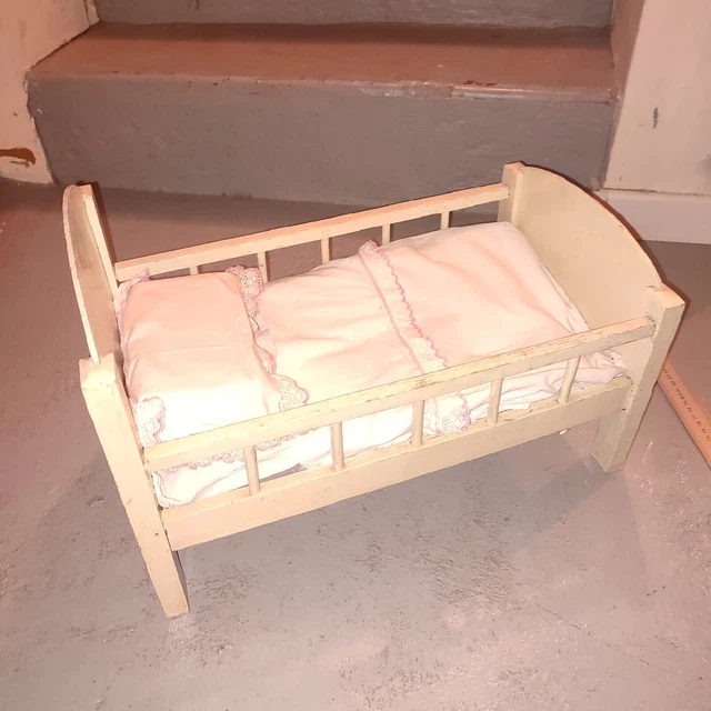 Lit Poupée Ancien En Bambou Avec Son Matelas - Occasion