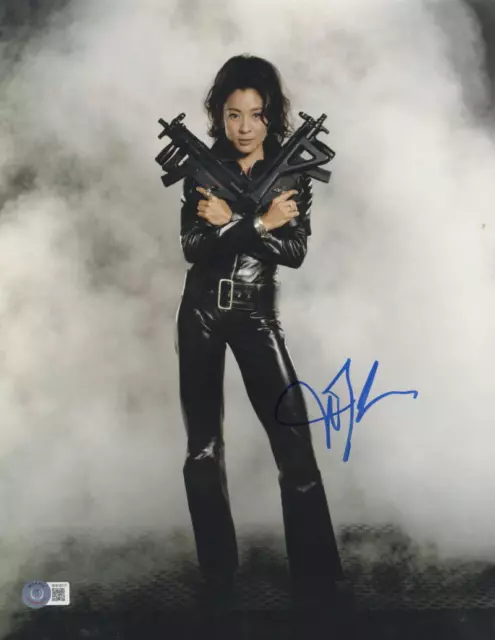 Michelle Yeoh Signed 11X14 Photo Tomorrow Never Dies James Bond Auto Beckett