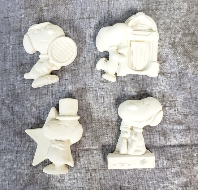 4 figuras de cerámica Bisque listas para pintar PEANUTS SNOOPY 2" RARAS DÉCADA DE 1970