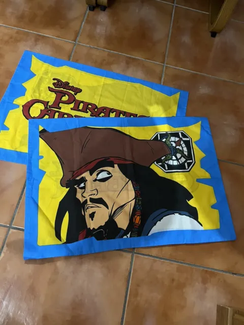 Juego de dos fundas de almohada de Disney Piratas del Caribe Jack Sparrow azul amarillo