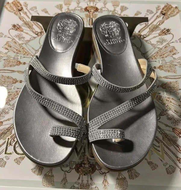 New Vince Camuto Evina Silver Embellished Toe Thumb Sandals Summer Size 9