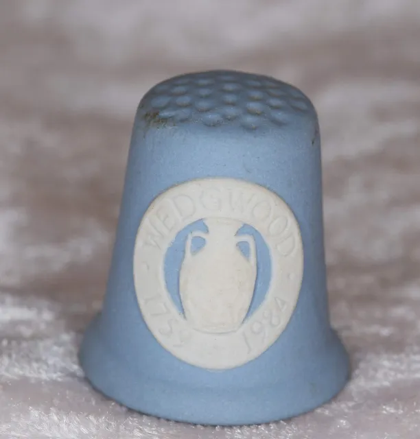 225th Anniversary Wedgwood thimble 1759-1984 blue jasperware sewing collectable