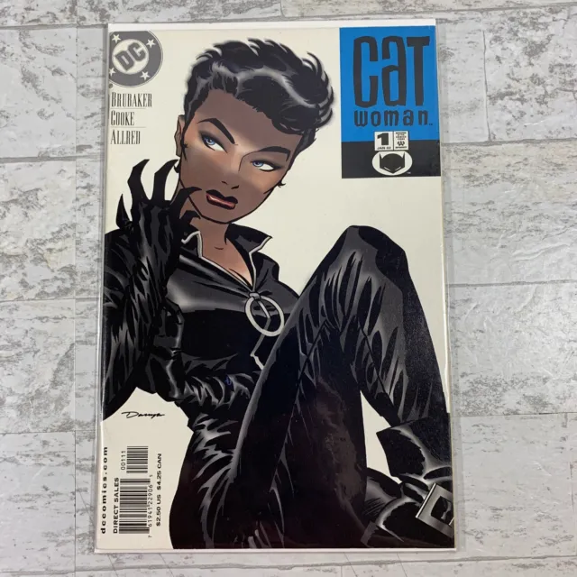 Catwoman #1 1st issue  Artist Darwyn Cooke (RIP) 2002 Brubaker Story