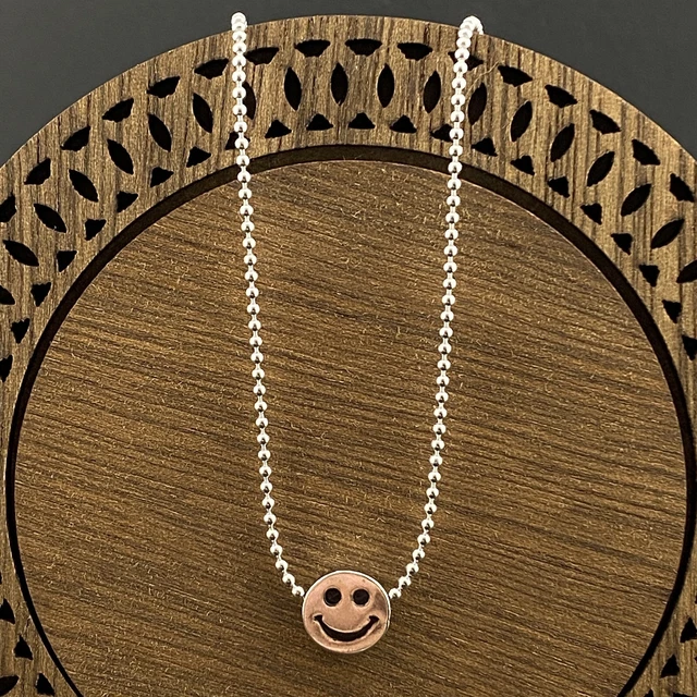 Collier Pendentif Rond Gravé Rose - Le Monde En Parfum Isabel Vittori - Occasion, Doré