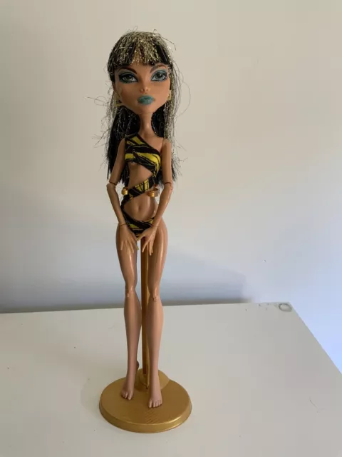 Monster High Doll- Cleo de Nile- Gloom Beach