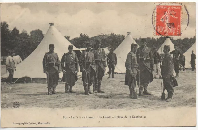 CHALONS SUR MARNE - Marne - CPA 51 - Vie MILITAIRE - le camp - relevé sentinelle