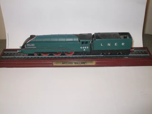 Atlas Edition Static Model Train  And Tender A4 Class Mallard 4468 .