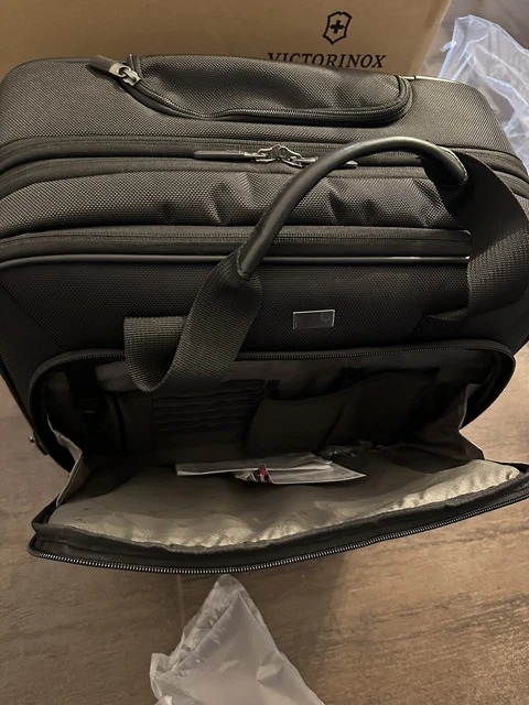 Victorinox Werks Professional Wheeled Business Case 40 cm