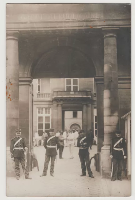 carte photo vers 1900 caserne garde républicaine paris  gendarme gendarmerie