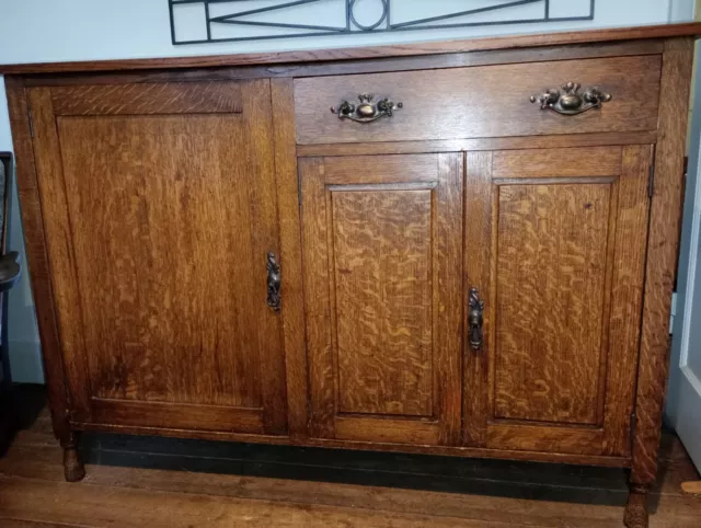 Beautiful Antique Wooden Cabinet/Sideboard