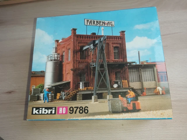 KIBRI H0 9786: Bausatz Fabrikgebäude mit Ladekran Farben AG Ungeöffnet ...