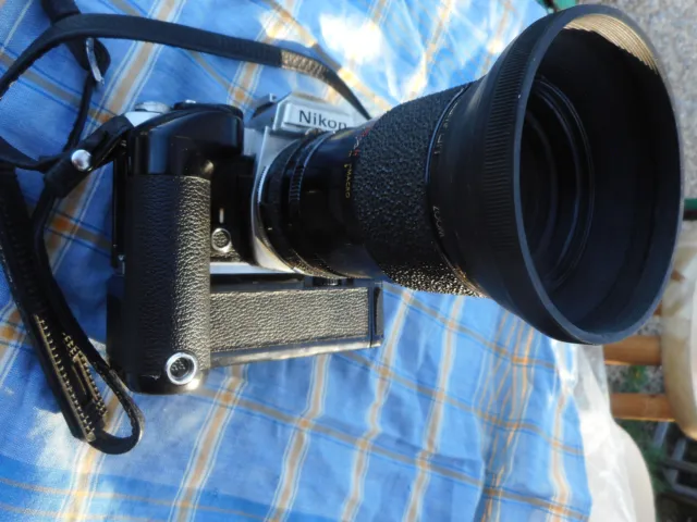 appareil photo ancien argentique Nikon FE + moteur +objectif tamron35 80 mm