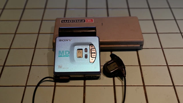 Lecteur portable Sony MZ-E44 MD Walkman bleu méga basse numérique