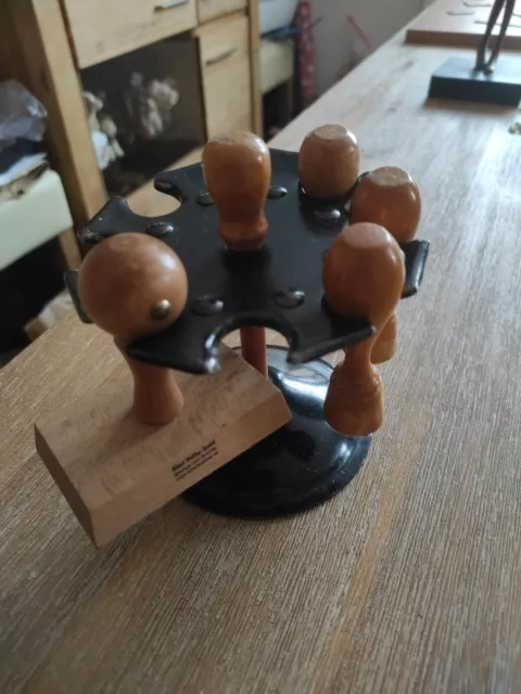 Alter Stempelhalter mit 4 Stempeln