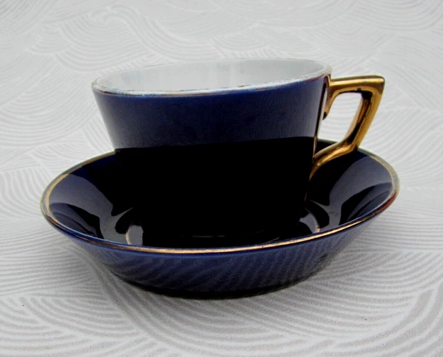 Ancienne tasse LUNEVILLE KELLER  & GUERIN avec soucoupe bleu de four en faience