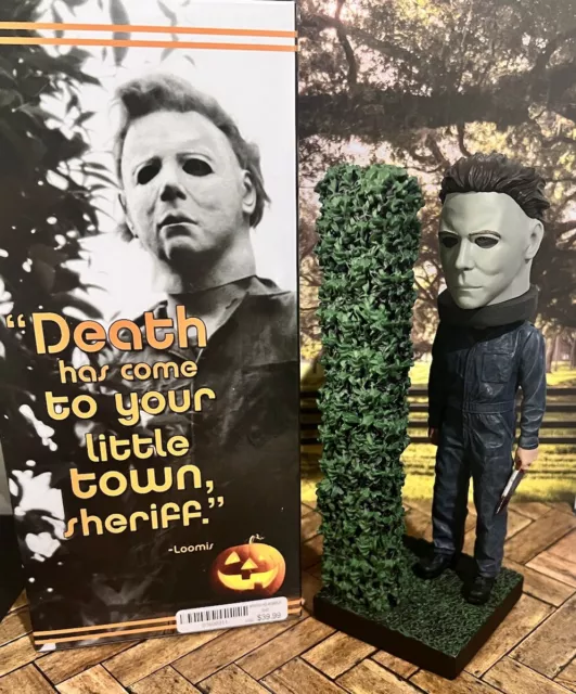 Michael Myers HALLOWEEN Movie Bobblehead Royal Booble Behind Tall Hedge Bush NEW