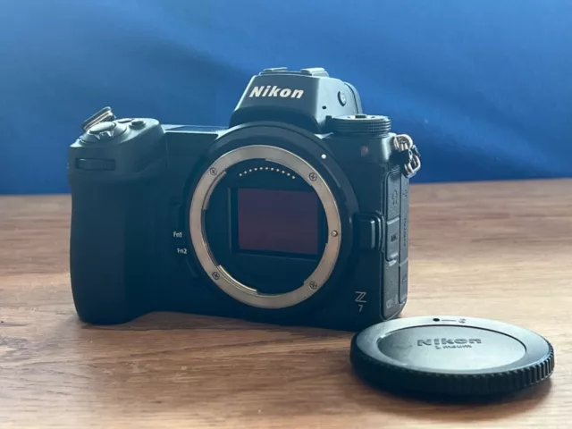 Nikon Z7 45,7MP Spiegellose Systemkamera (Nur Gehäuse) 32‘860 Auslösungen