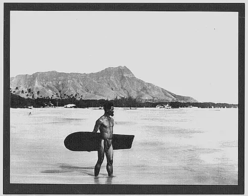 WAIKIKI BEACH SURFER, OAHU HAWAII 1890's?  BLACK & WHITE PHOTO ON 8X10 MAT