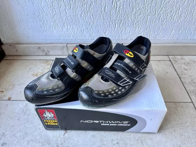 Northwave HORNET Fahrradschuhe Rennradschuhe Gr. 46 UK 12 schwarz Silber