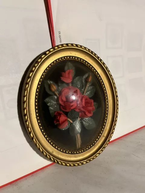 Ancien Cadre Médaillon Vintage avec Verre Bombé, Bouquet de fleurs artificiels