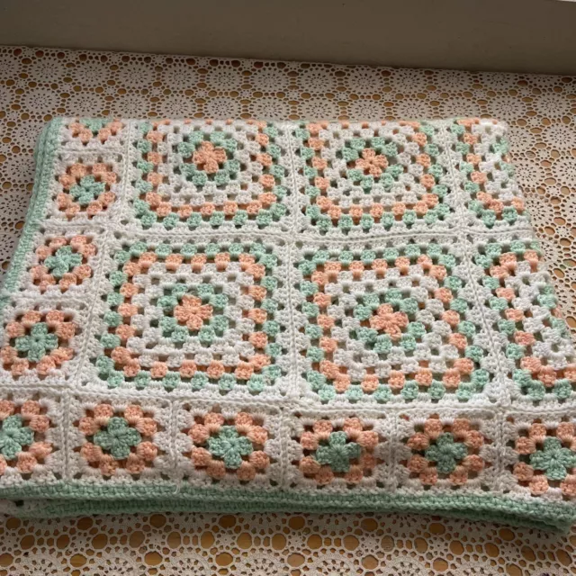 Cuadrado de abuela de punto de ganchillo hecho a mano 82x52 pulgadas Manta de lanzamiento afgano 1980