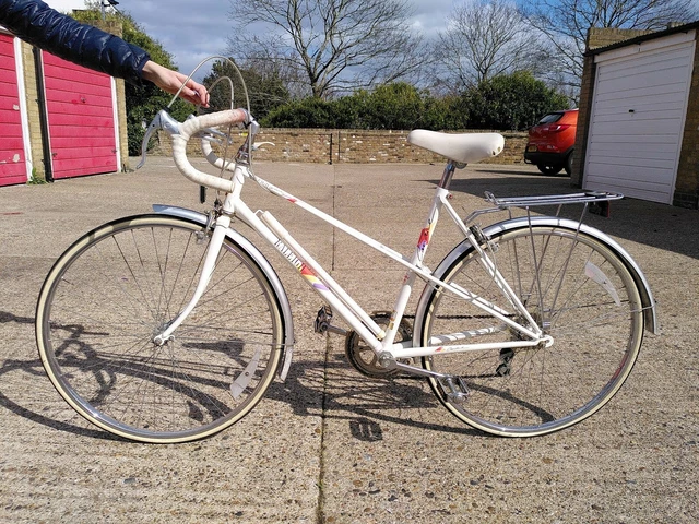 VINTAGE LADIES RALEIGH Candice Racing Bike Retro 80s 90s White