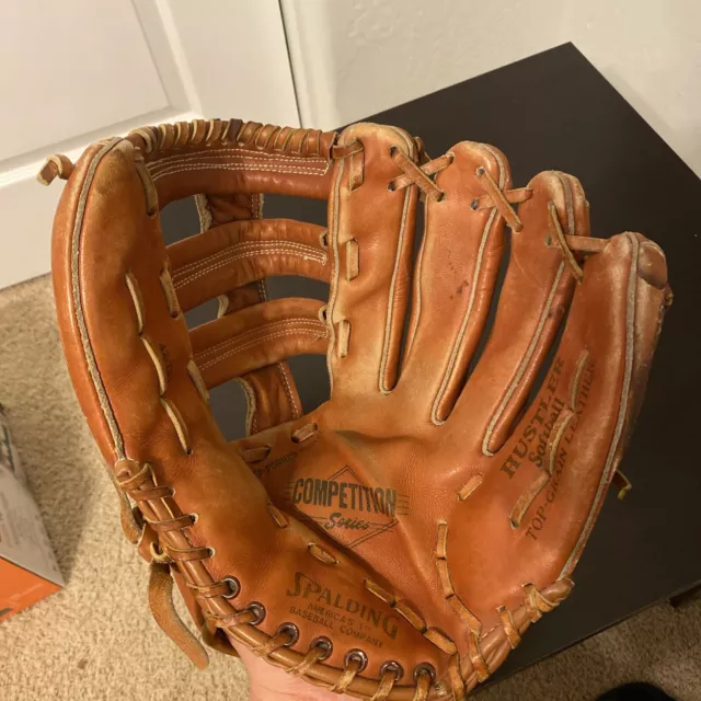 Spalding Softball Glove Competition Series "Hustler"  42-731 Leather RHT leather