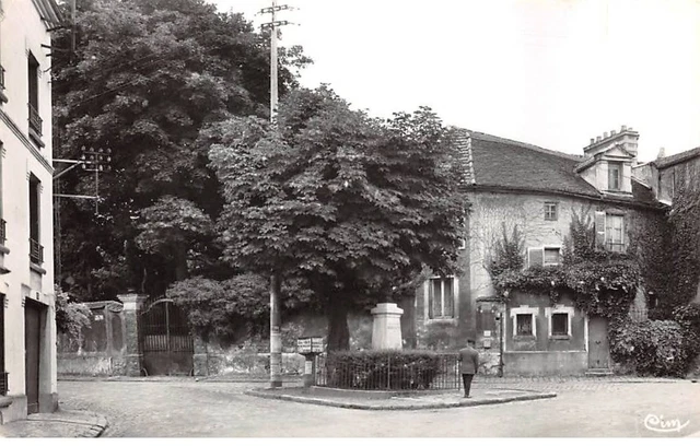 95 - GROSLAY - SAN23249 - Place de la Libération - CPSM 14X9 cm
