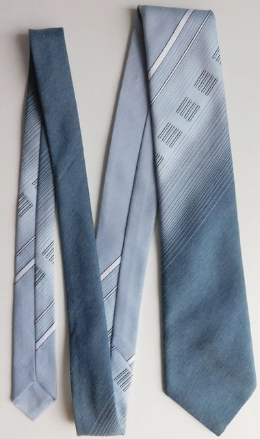 Cravatta blu Keynote con motivo a righe intrecciato vintage anni '70 abbigliamento da uomo