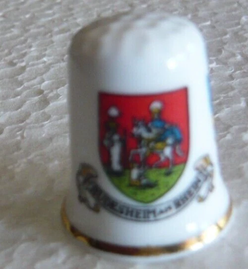 Dé à Coudre Porcelaine Birchcroft - Édition Limitée Merry Christmas 2023 - Avec Boîte Dôme