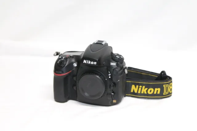Nikon D800 36.3MP Digital SLR Camera Body only low shutter count