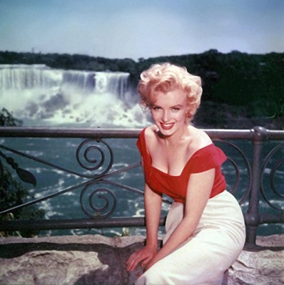 MARILYN MONROE BEAUTY AT NIAGARA FALLS  (1) RARE 8x10 GalleryQuality PHOTO