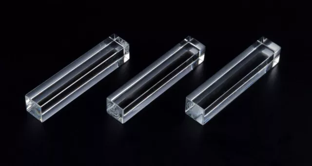 Baccarat, France, three Art Deco knife rests in clear glass. 1930/40s.