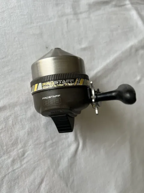 VINTAGE ZEBCO PRO Staff 888 Spincast Fishing Reel Made In USA