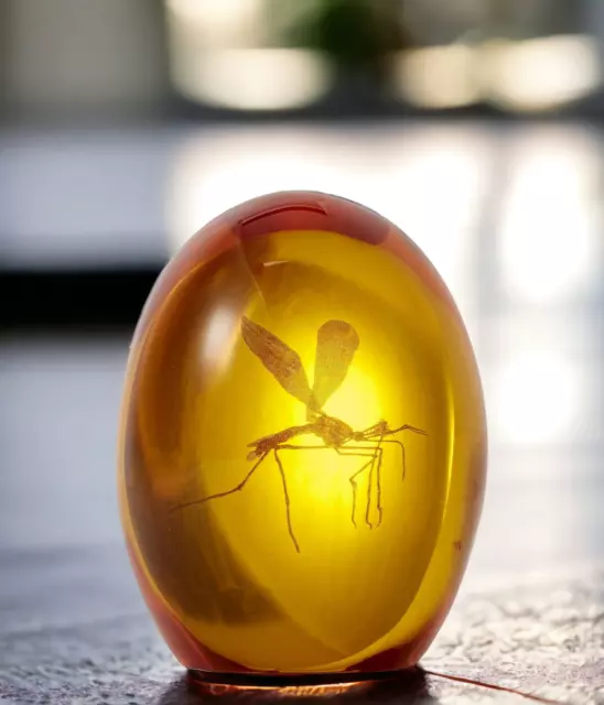 Jurassic Park Mosquito in Amber Resin Paper Weight Measures 3 Inches Tall