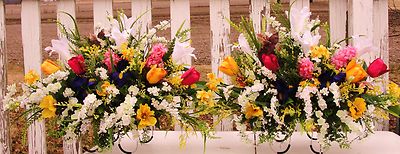 SPRING FLOWER ARRANGEMENTS Church Pews Wedding Altar Vases Receptions