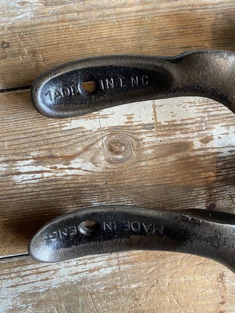 2x Vintage Stanley Spoke Shaves (1x no 151 flat, 1x curved) 4