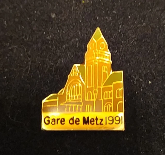 Pin's SNCF / AS Cheminots De Metz - Randonnée Pédestre Avec Doré EGF